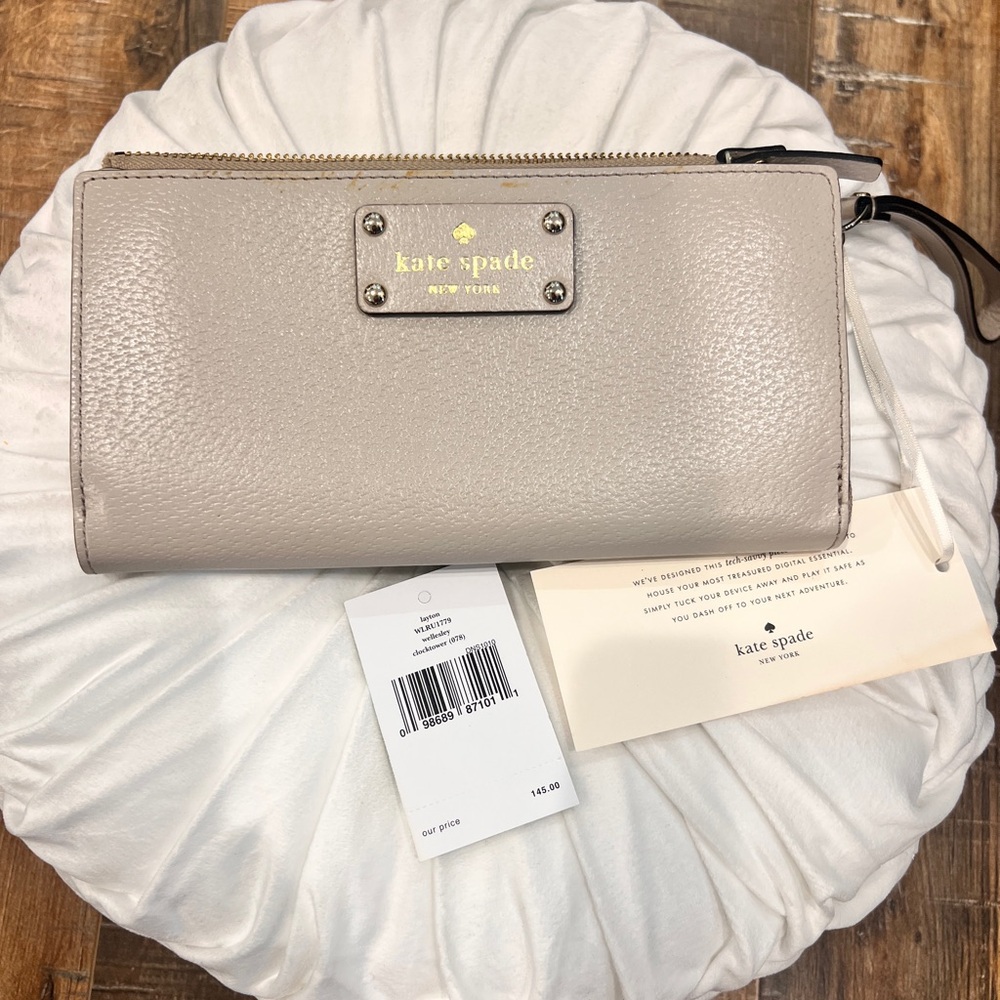 Kate Spade Beige Leather Wristlet Wallet